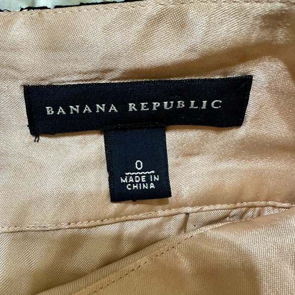 Banana Republic Black Lace Pencil Skirt 🖤 - Picture 11 of 13